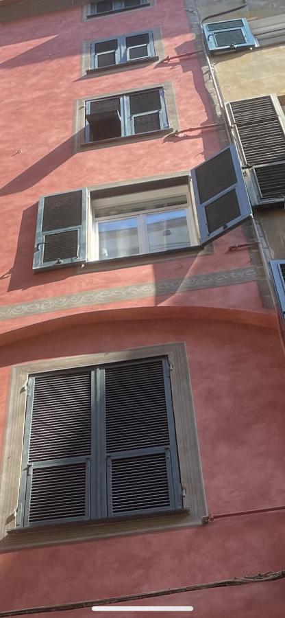 Torre Degli Orefici Dimora Medioevale Genoa Exterior photo